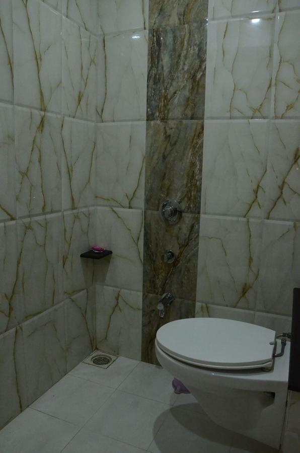 Hotel Sach Regency Ānand Exterior foto